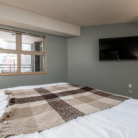 Апартаменти Creekside Slopeside 1Br With Pool, Hot Tub, Bbq Вістлер Екстер'єр фото