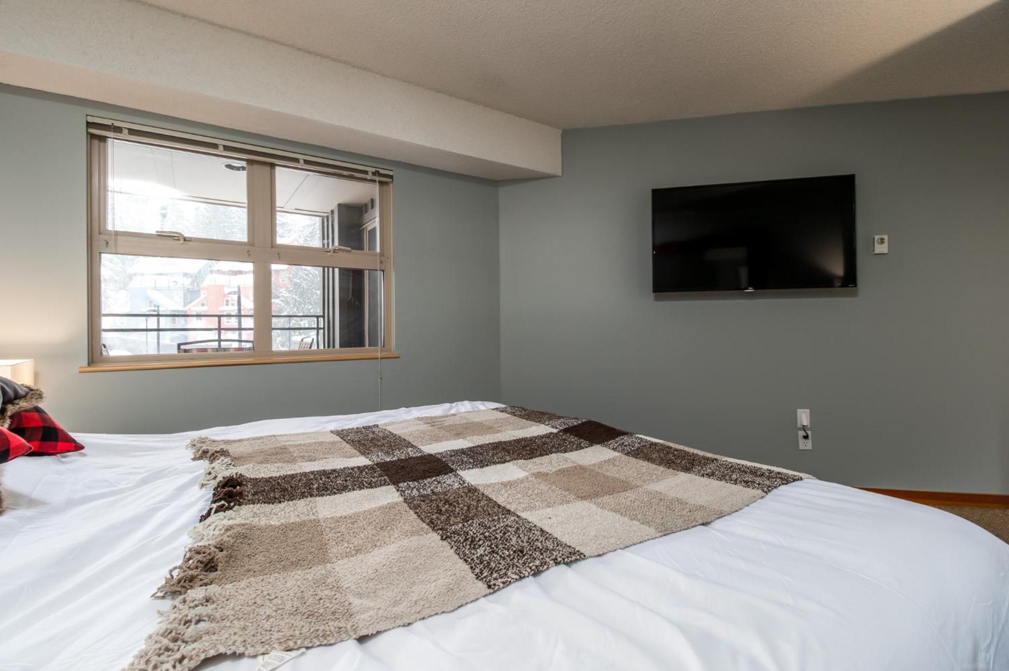 Апартаменти Creekside Slopeside 1Br With Pool, Hot Tub, Bbq Вістлер Екстер'єр фото